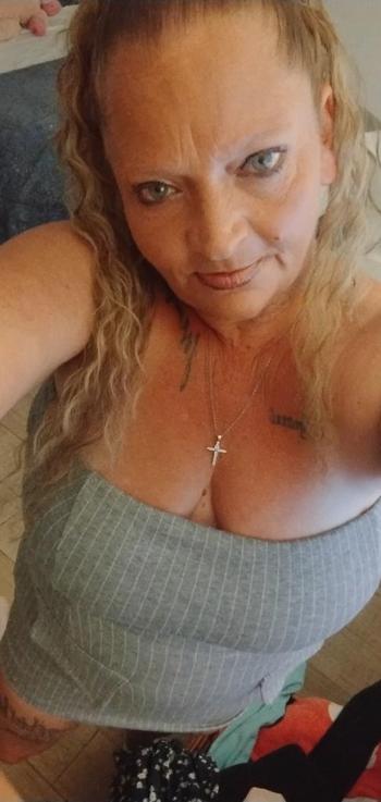 Brooke, 43  female escort, Ocala